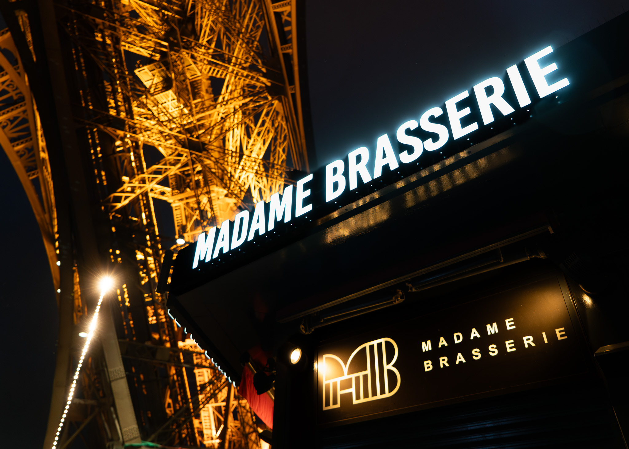 エッフェル塔内レストラン「マダム・ブラッスリー」 | O'Bon Paris | Easy to be Parisian